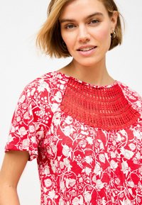 Next SHORT SLEEVE BUBBLEHEM REGULAR FIT - T-shirt med print - red print