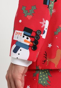 OppoSuits Oblek - red