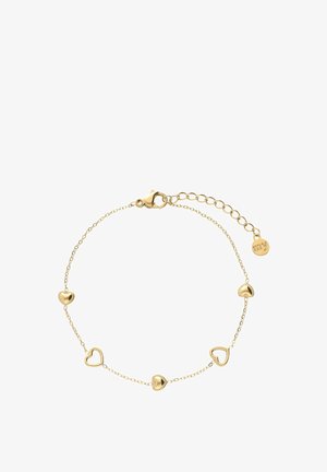 Zartes Armband aus einer goldenen Kette mit fünf abwechselnd festen und offenen Herzanhängern sowie einem kleinen runden Anhänger nahe dem Verschluss zur Größenanpassung.