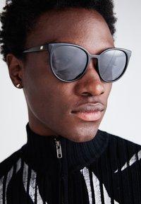 Le Specs ARMADA UNISEX - Solglasögon - black
