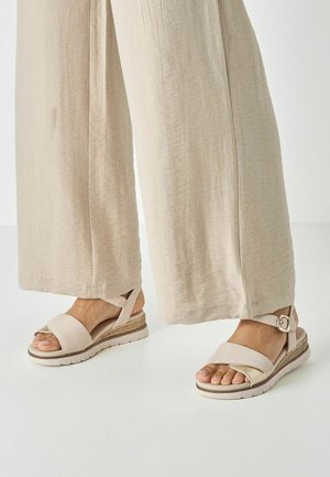 Tamaris, Sandály na klínu - ivory gold