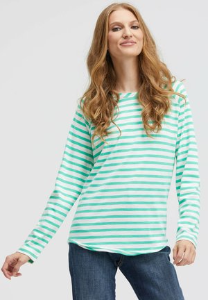 Gestreiftes langärmliges T-Shirt in Grün und Weiß, aus einem weichen, leichten Stoff; runder Ausschnitt und entspannter Schnitt mit leichter Rundung am Saum.