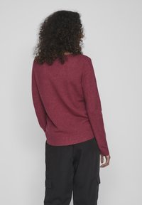 VILA VIRIL V-NECK NOOS - Stickad tröja - beet red
