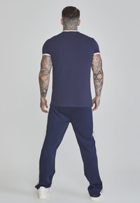 SIKSILK - T-shirt basic
