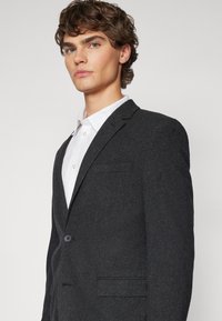 Lindbergh Švarkas - black mel
