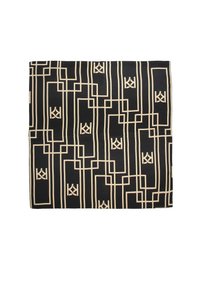 Črn šal z vzorcem, ki prikazuje bež geometrijske linije in ponovljene 'K' logotipe. Gladka tekstura s kvadratno obliko in dokončanimi robovi.