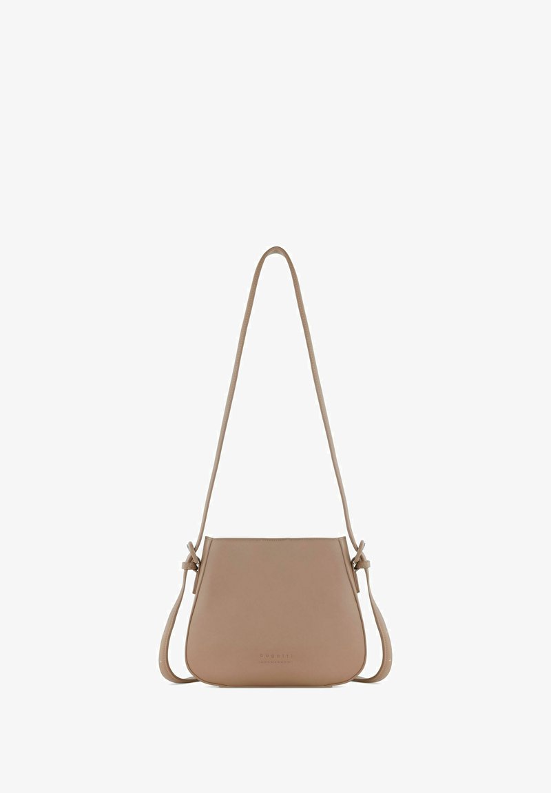 Borsa a tracolla di medie dimensioni in pelle beige con texture liscia. Presenta un design semplice, tracolla regolabile e un dettaglio a nodo sulla tracolla.