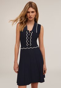 CORTO IN CON BORDI - Strickkleid - blu