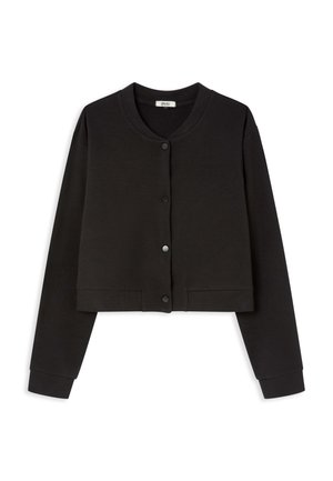 Cardigan court noir en tissu doux, avec des manches longues, un col rond et cinq boutons sur le devant avec une texture lisse.