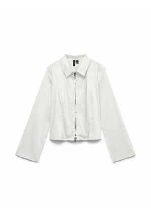 Valge pika varrukaga särk terava krae ja esiosa tõmblukuga, lõigatud istuvus, esitatud tasapinnal valgel taustal.