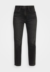 Jeans de mezclilla negros con cintura alta, ajuste recto, textura desgastada y dobladillo deshilachado. Presenta un diseño clásico de cinco bolsillos y herrajes metálicos.