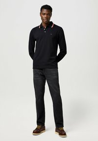 Wrangler LONG SLEEVE  REGULAR FIT - Piké - black