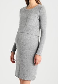 MAMALICIOUS Abito in maglia - grey