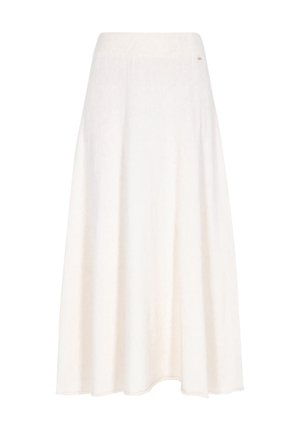 Lång, vit stickad kjol med ribbad midja och subtil kjolvidd, uppvisad mot en enfärgad bakgrund.