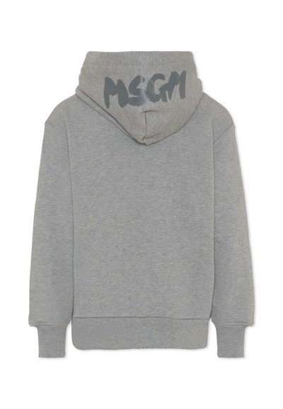 Felpa grigia con texture spazzolata, tasca a marsupio e un grande logo "MSGM" stampato in grigio scuro sulla parte posteriore del cappuccio.