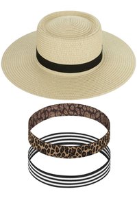 Breiter Strohhut mit einem schwarzen Band. Begleitet von drei austauschbaren Bändern: Leopardenmuster und zwei gestreifte in Schwarz und Weiß.