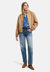 GANT JACQUARD VARSITY - Bomberjacks - warm khaki