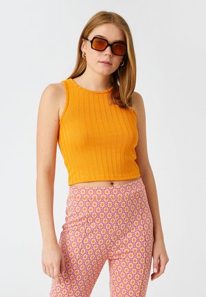 Top - orange