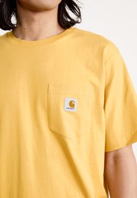 Carhartt WIP POCKET - T-shirts - winter spice