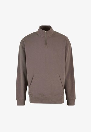 Brązowy sweter z ćwierć zamkiem, uszyty z miękkiego, teksturowanego materiału; posiada przednią kieszeń oraz ściągacze na mankietach i dolnym brzegu.