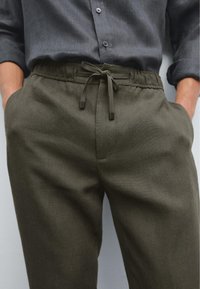 Massimo Dutti JOGGER - Trousers - dark green