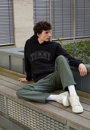 POLAR COLLEGE HOODIE - Felpa in pile - black