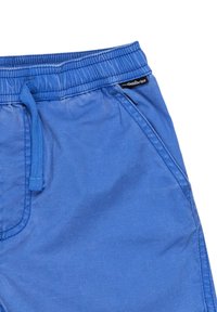 Modré šortky vyrobené z lehkého materiálu, s elastickým pasem, šňůrkou a bočními kapsami. Obsahují malou značkovou nálepku.