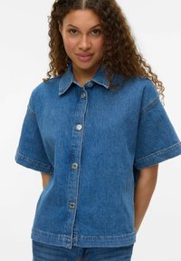 Vero Moda VMTESSA - Camicia - medium blue denim