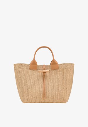 Geflochtener Strohtasche in Beige mit Lederakzenten, ausgestattet mit zwei Tragegriffen oben und einem gebundenen Verschluss. Strukturierte Oberfläche mit vertikalen Nähten.