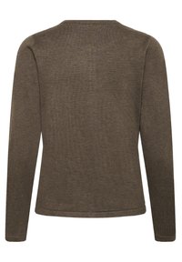 Pitkähihaista ruskeaa neulepaita, jossa on ribbineulepinta, pyöreä pääntie ja yksinkertainen muotoilu. Rinteet ovat suorat eikä siinä ole muita koristeita.