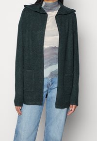 Vero Moda Strickjacke - dark green
