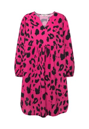 Roze jurk met zwarte luipaardprint, V-hals, lange pofmouwen, gathered taille en vloeiende stof voor een relaxte pasvorm.