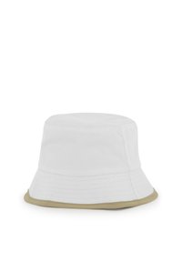 Chapeau bob en coton blanc avec un large bord, présentant un accent beige au bord inférieur et des motifs de couture subtils. Texture lisse.