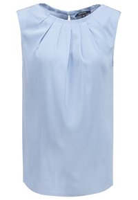 Blouse sans manches bleu clair avec encolure plissée et col rond, en tissu lisse, étiquette de taille visible à l'intérieur du col.