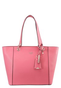 Różowa torba tote z ekoskóry z metalowymi elementami w kolorze srebrnym, podwójnymi uchwytami, metką z logo oraz sztywną konstrukcją. Cechuje się gładką fakturą.