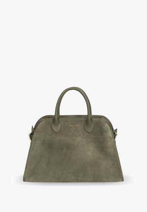 Zielona zamszowa torebka na dwa uchwyty, o usztywnionej formie, z delikatnym złotym logo oraz skórzanymi akcentami w kontrastowym kolorze wzdłuż zamka.