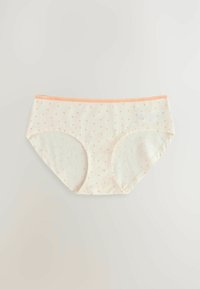 Weiße Baumwollpanties mit kleinem pinken Herzmuster, hellrosa elastischem Bund und glatter Textur. Klassisches Hipster-Design.
