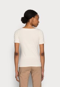 TOM TAILOR DENIM SLIM PRINTED - T-shirt básica - soft creme beige