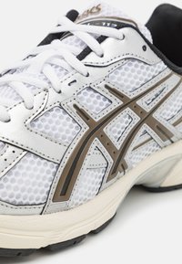 ASICS SportStyle GEL-1130 UNISEX - Športni copati - white/clay canyon