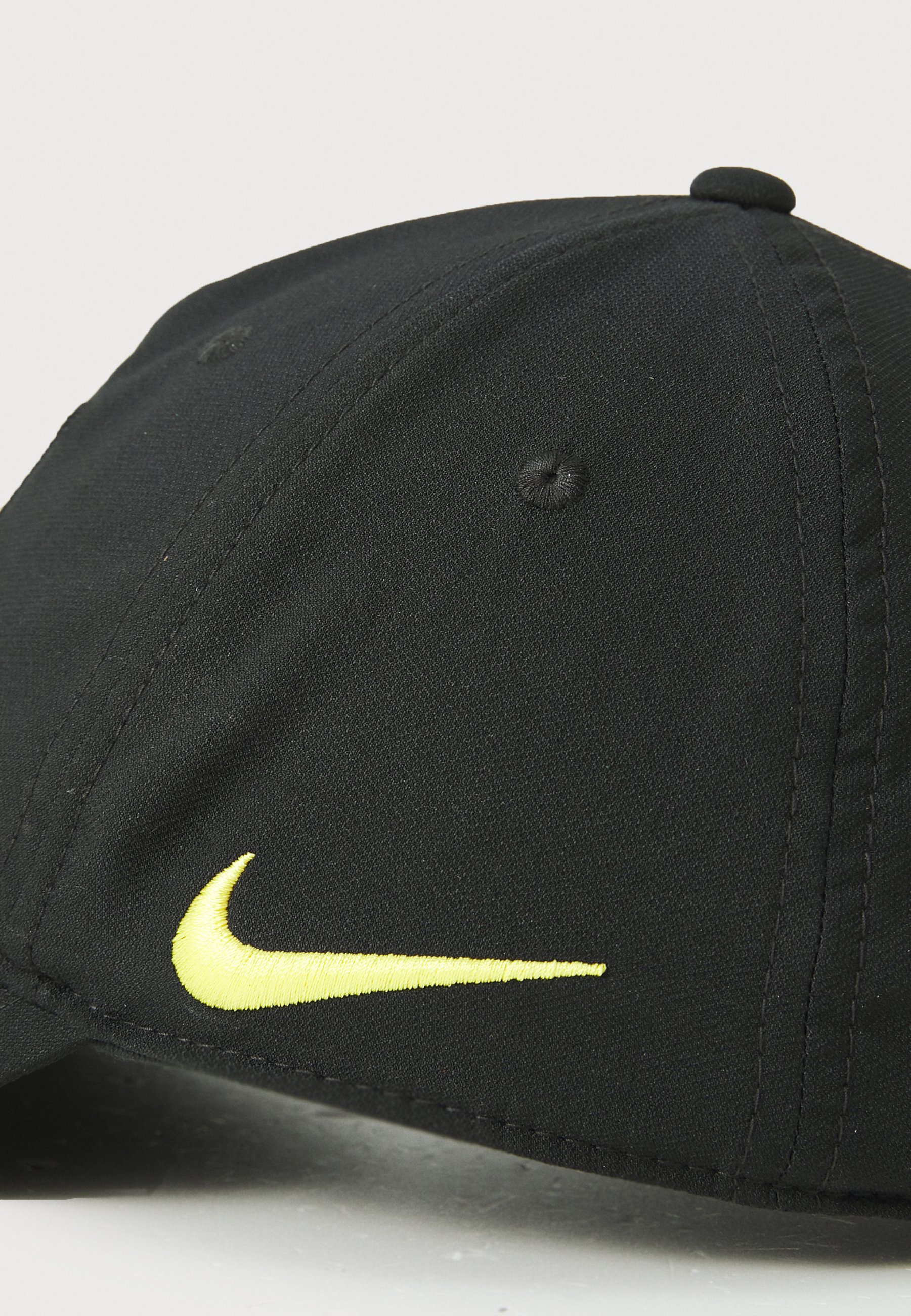 black and gold nike hat