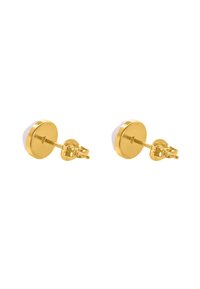 Goldfarbene Metall-Stiftohrringe mit einem kreisförmigen Design und einem weißen Akzent oben, glatter Textur und einer Verschlussmechanik zum Drücken.