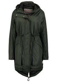 Zelená parka s kapucí, stahovací šňůrkou v pase, zapínáním na zip a dvěma bočními kapsami. Vyrobená z hladkého, voděodolného materiálu.