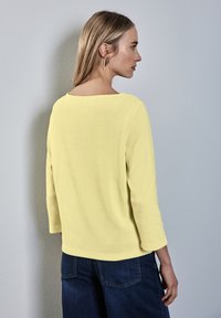 Street One MIT U-BOOT-AUSSCHNITT - Strickpullover - gelb