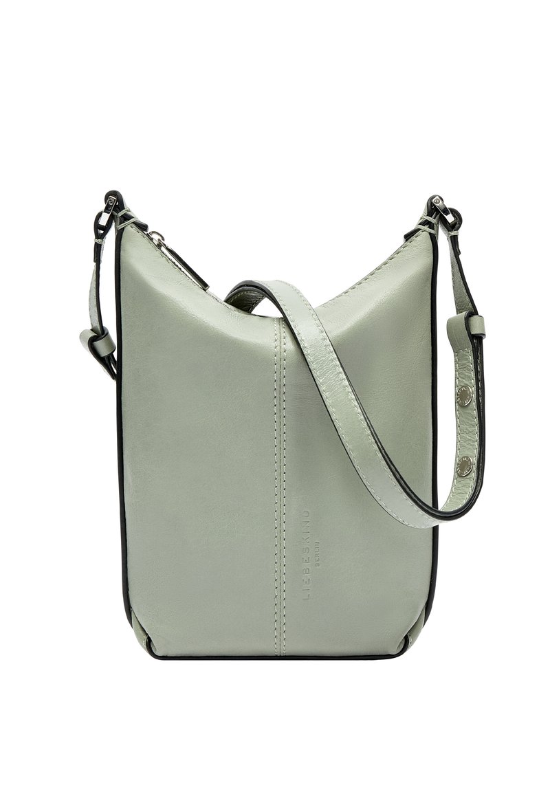 Hellgrüne Leder-Schultertasche mit verstellbarem Riemen, vorderer Naht und geprägtem Markennamen "Liebeskind Berlin."