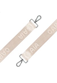 Beige gewebtes Band mit geprägtem weißen Schriftzug und silbernen Metallclips zur Befestigung. Textur: glatt; Design: minimalistisch.