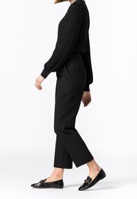 HALLHUBER Blus - black