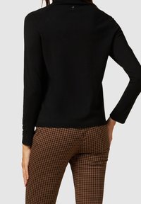 Oltre Sweter