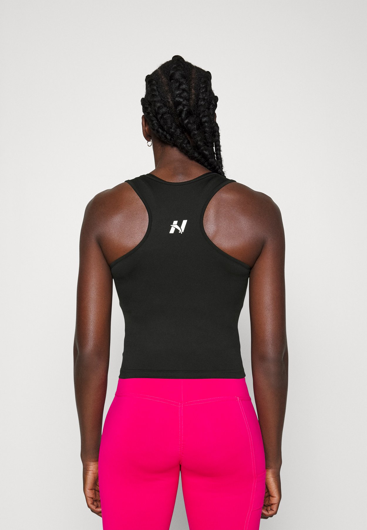 SPORTY SLIM FIT CROP TANK