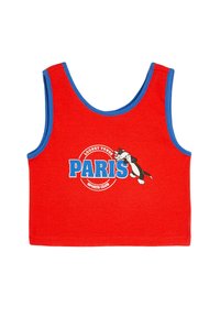 Röd linne med blå kant, med tryck av en tecknad karaktär och "PARIS SPORTS CLUB" i fet blå text. Ribbad textur.
