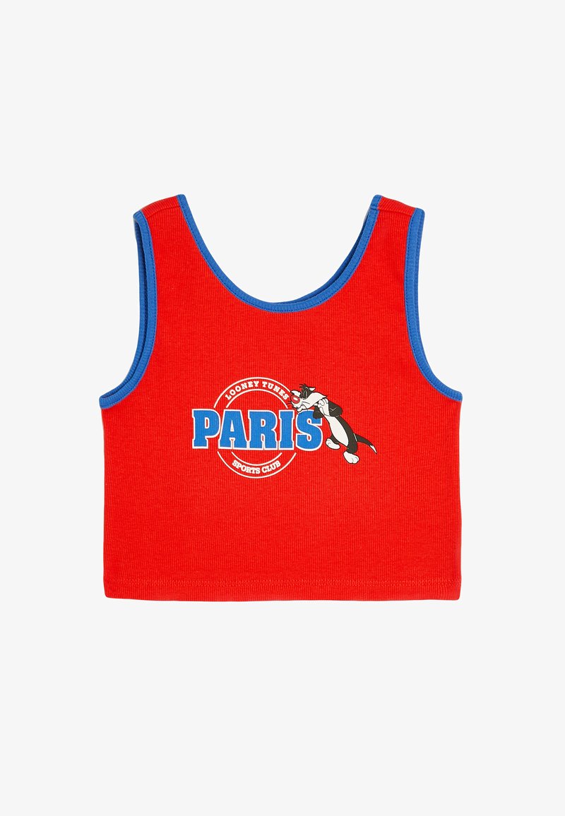 Rød tanktop med blå kant, der har et print af en tegneseriefigur og "PARIS SPORTS CLUB" i fede blå bogstaver. Ribbet struktur.